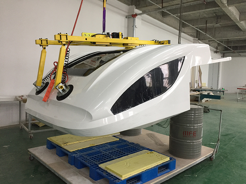 Горизонтальний підйом С-подібного даху будинку на колесах